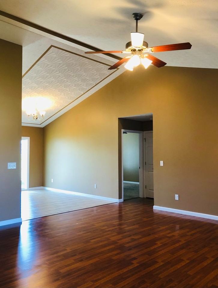 102 Ethan Ct - Photo 2 of 9