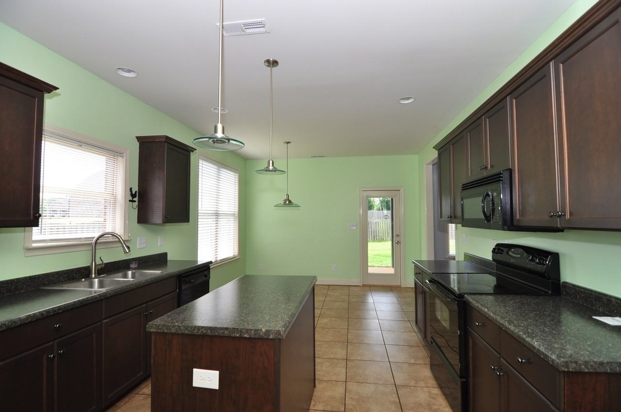 102 Arbor Hill Ln Sw - Photo 3 of 15