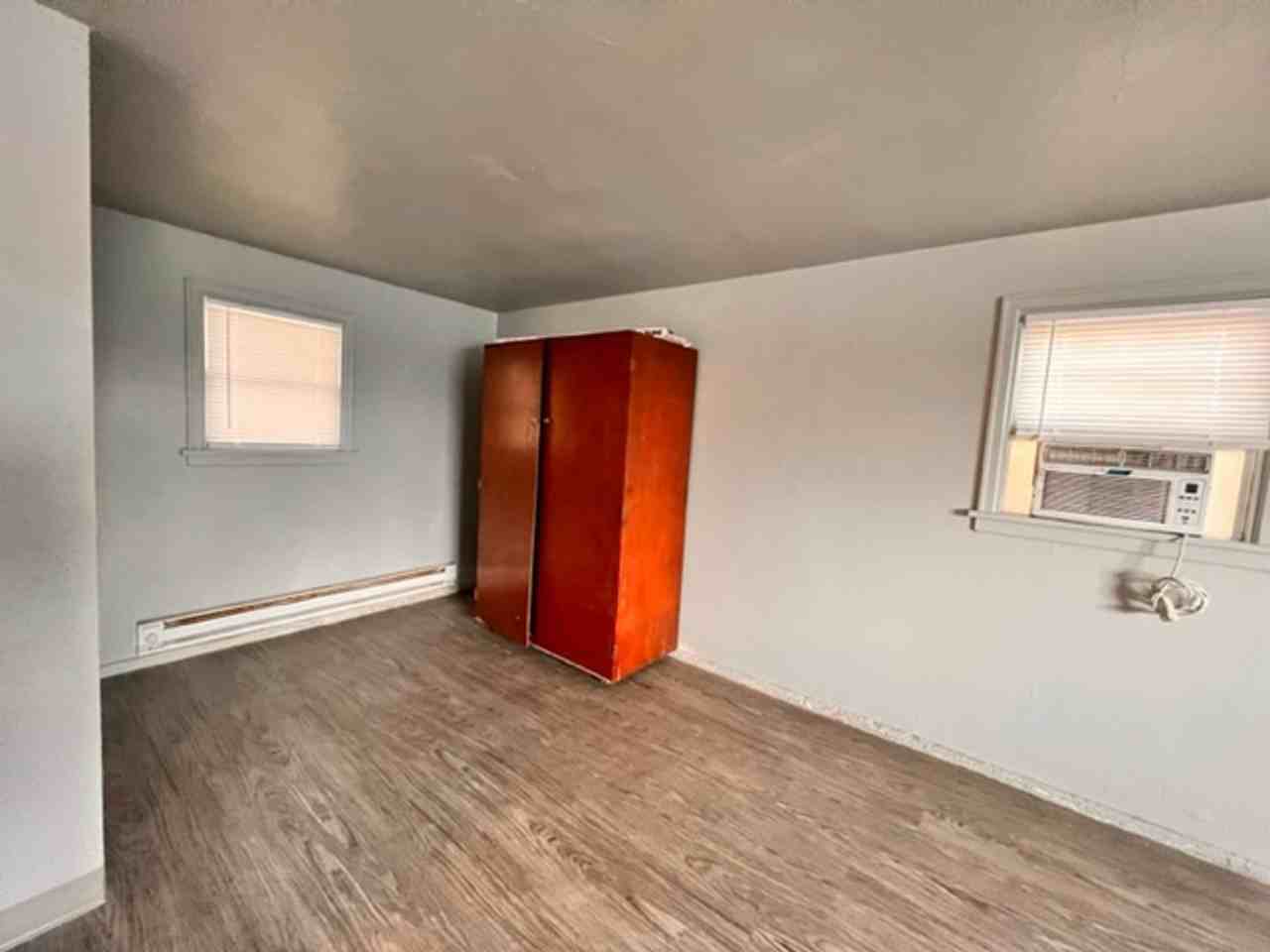 1901 1/2 S Federal Way - Photo 5 of 10