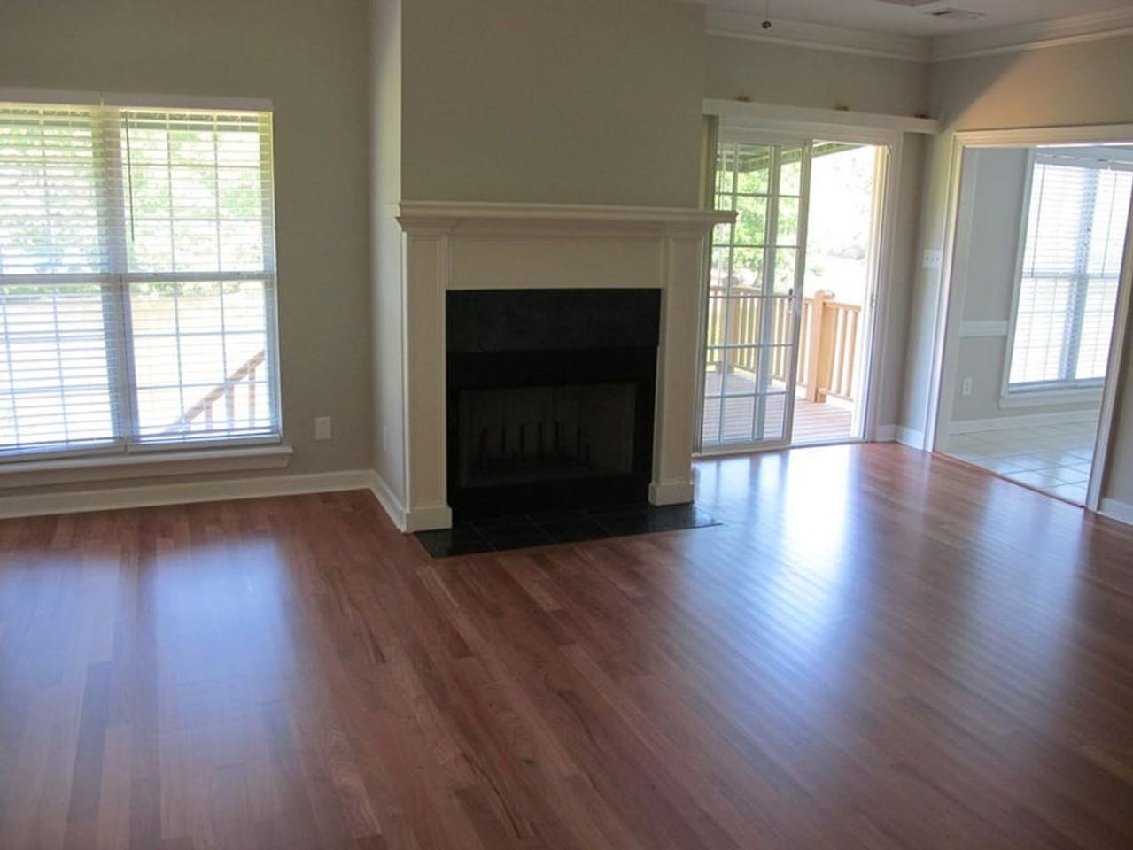 716 Crown Point Ct - Photo 2 of 23
