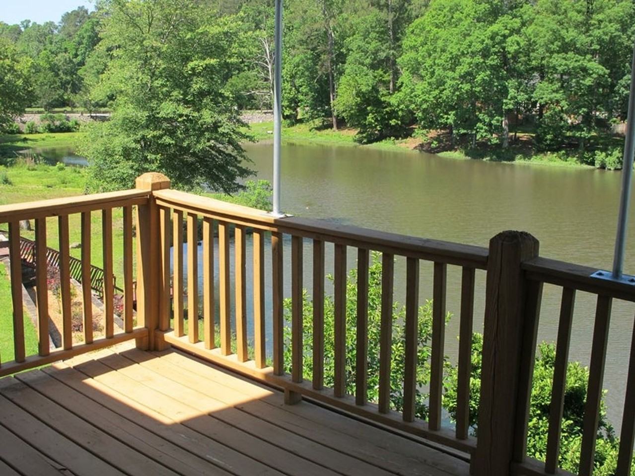 716 Crown Point Ct - Photo 4 of 23