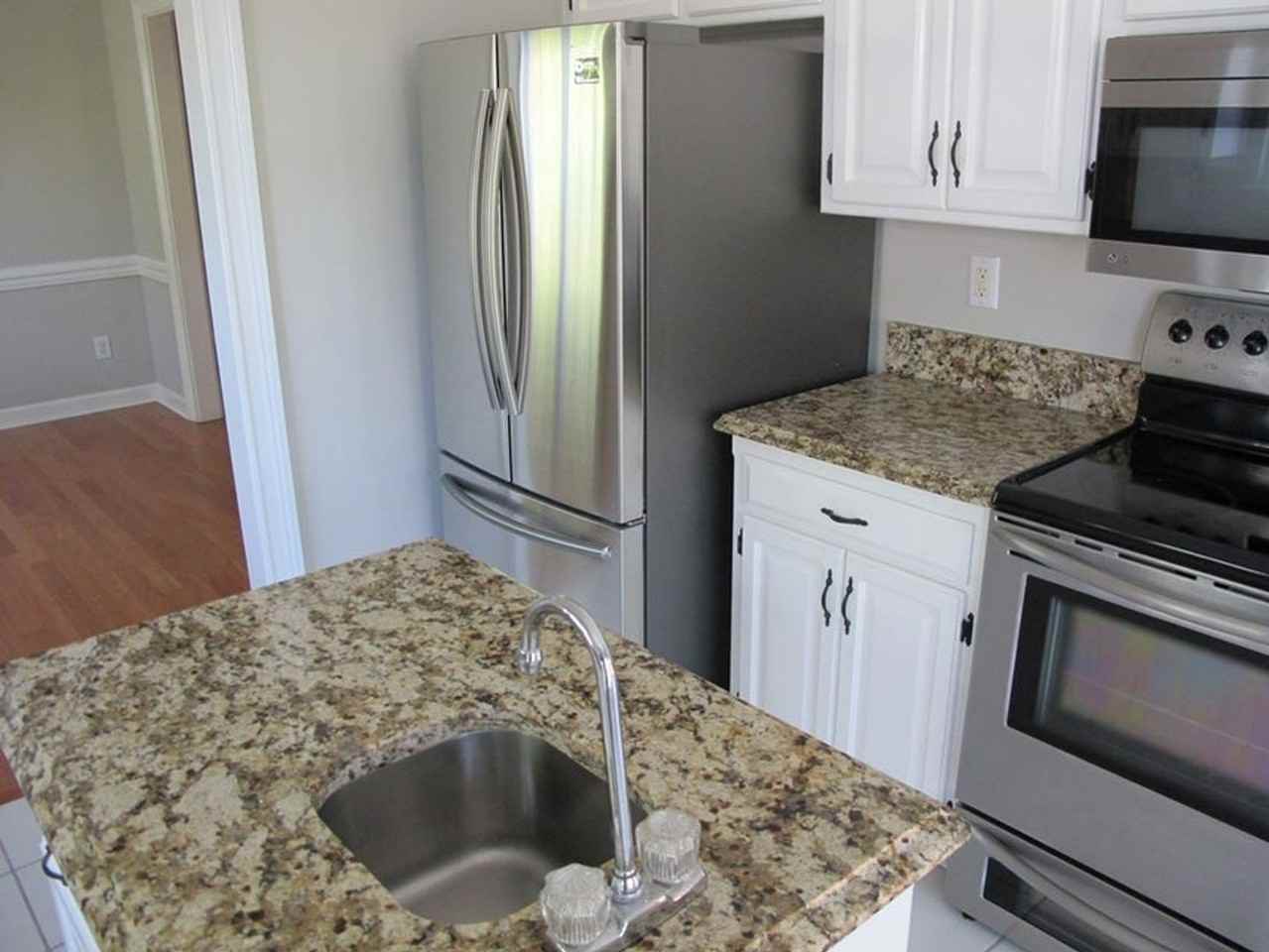716 Crown Point Ct - Photo 7 of 23