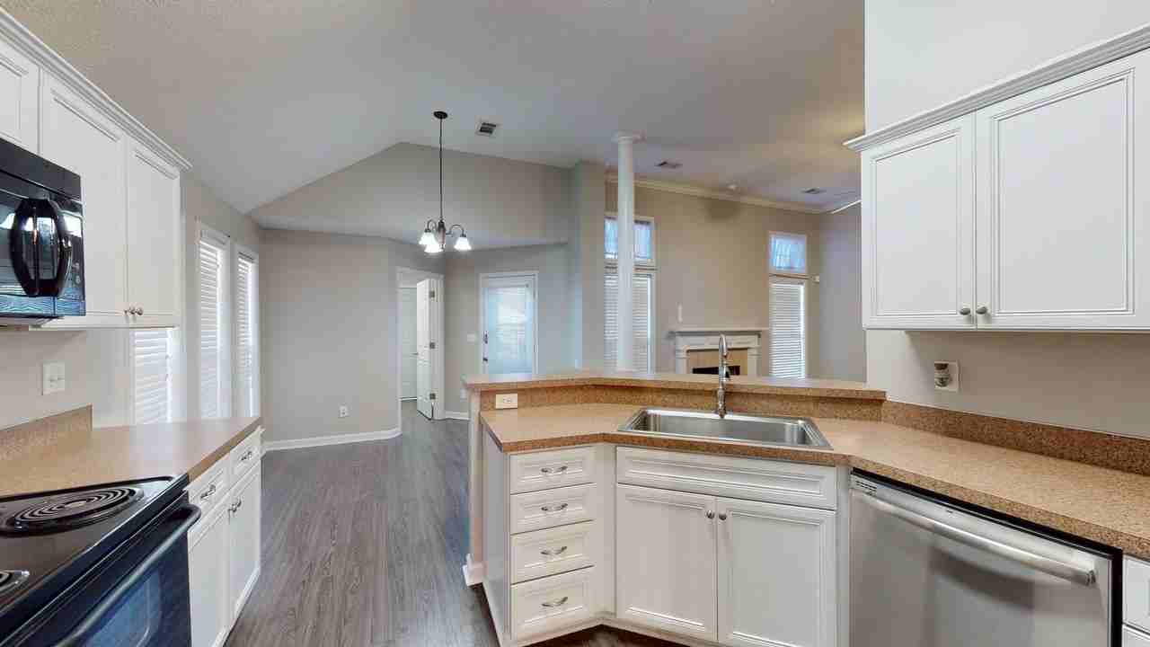 1959 Regent Rd - Photo 5 of 25