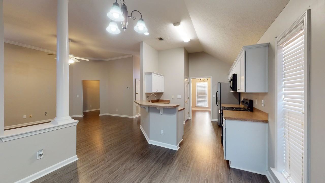 1959 Regent Rd - Photo 7 of 25