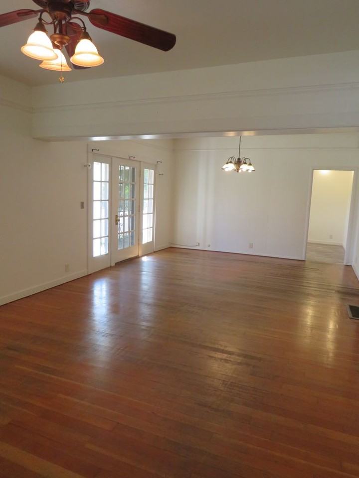 1034 East St - Photo 3 of 18