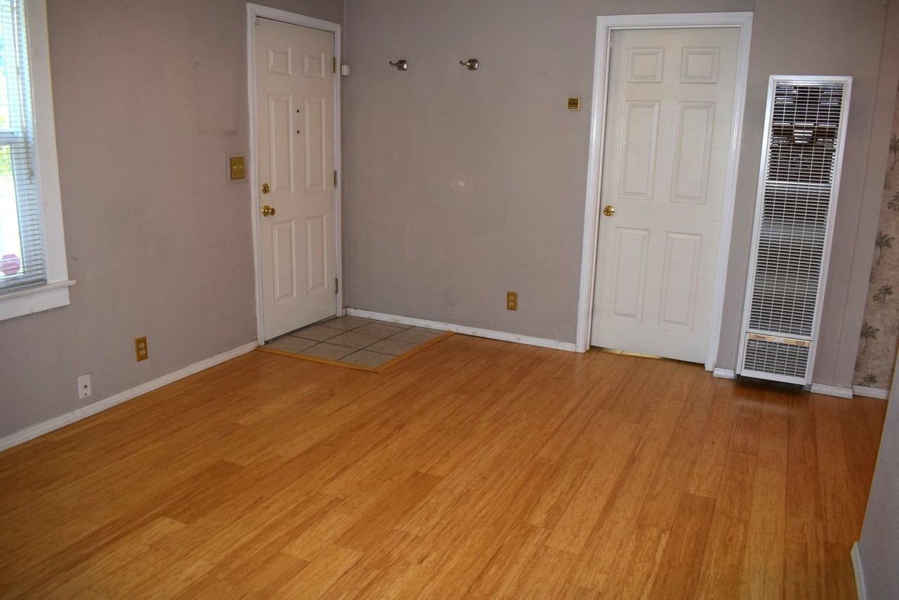 4932 11th Ave - Photo 3 of 14