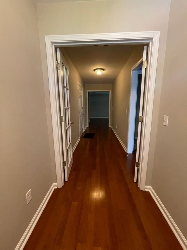 405 Fulton Dr - Photo 2 of 12