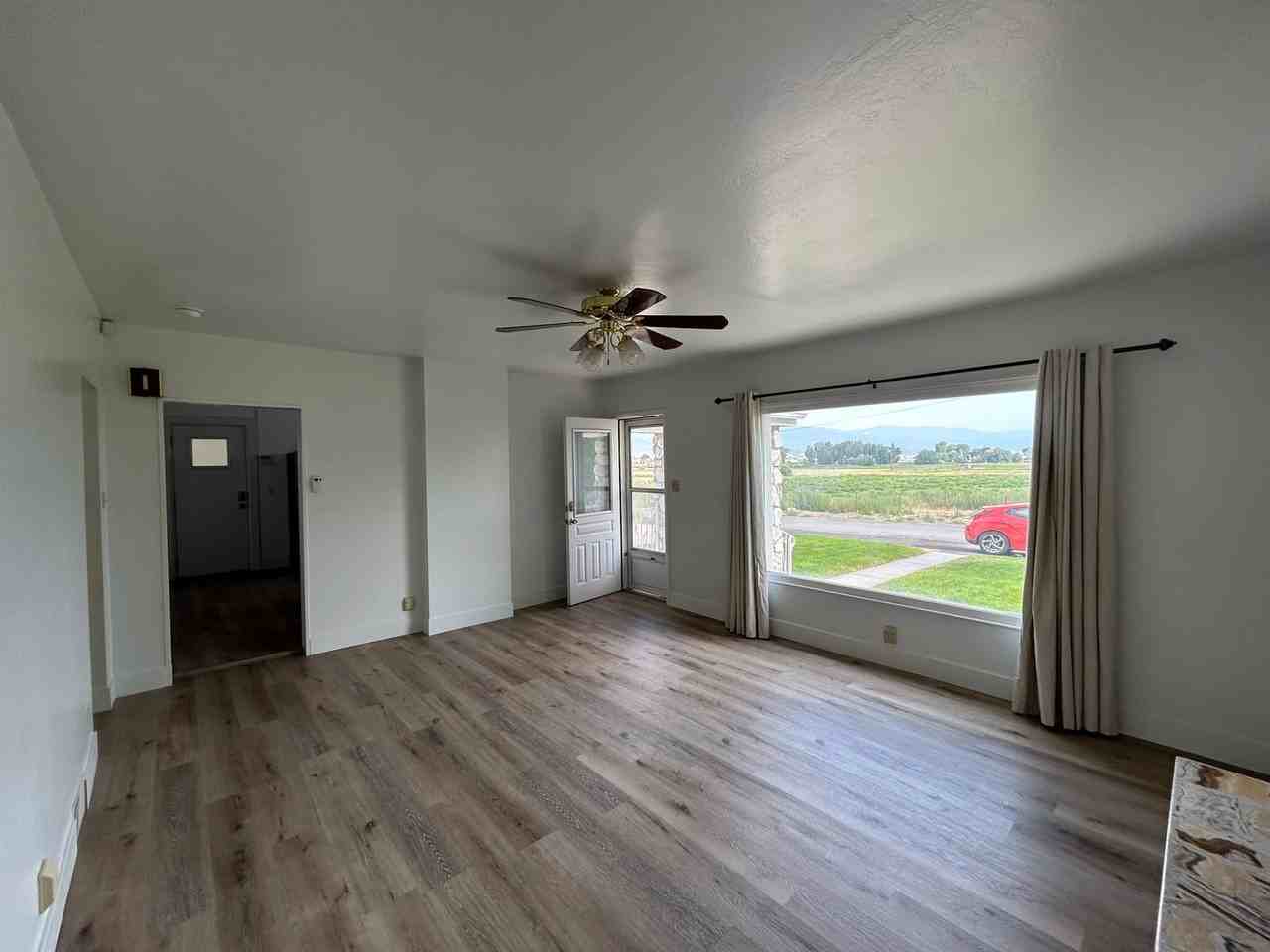 136 W 200 S - Photo 3 of 20