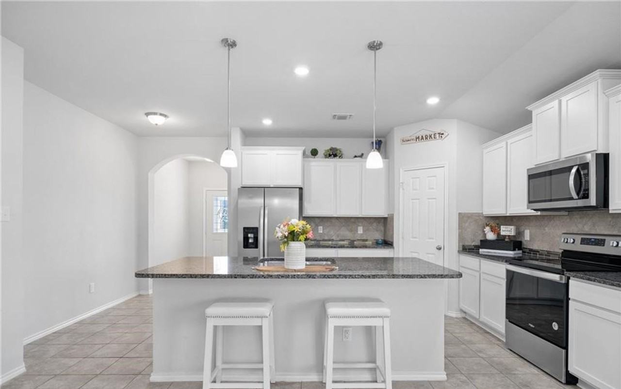 2515 Dante Ct - Photo 2 of 23