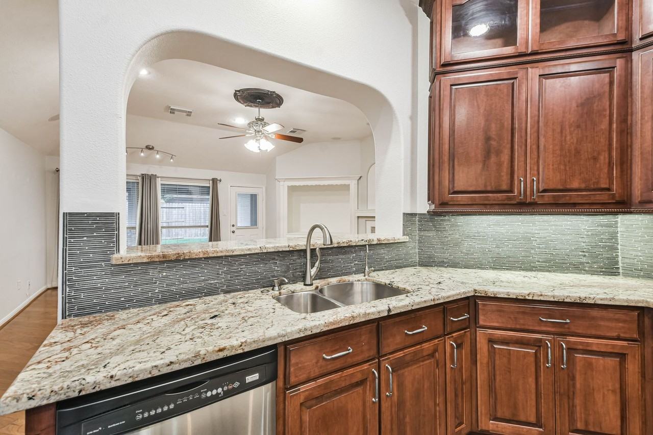 20942 Wind Field Ln - Photo 2 of 46