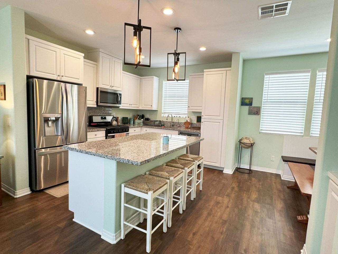 510 Hummingbird Ln - Photo 3 of 27