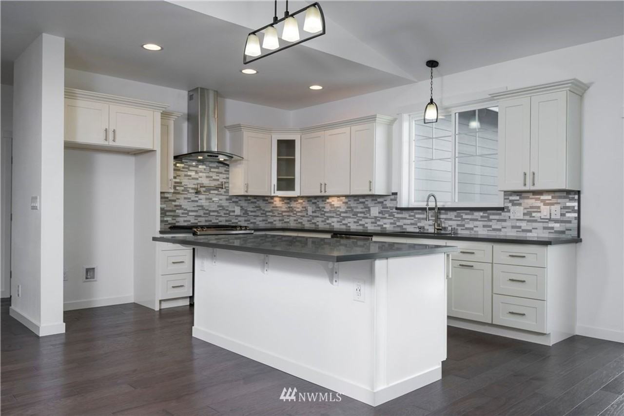 116 42nd St - Photo 4 of 16