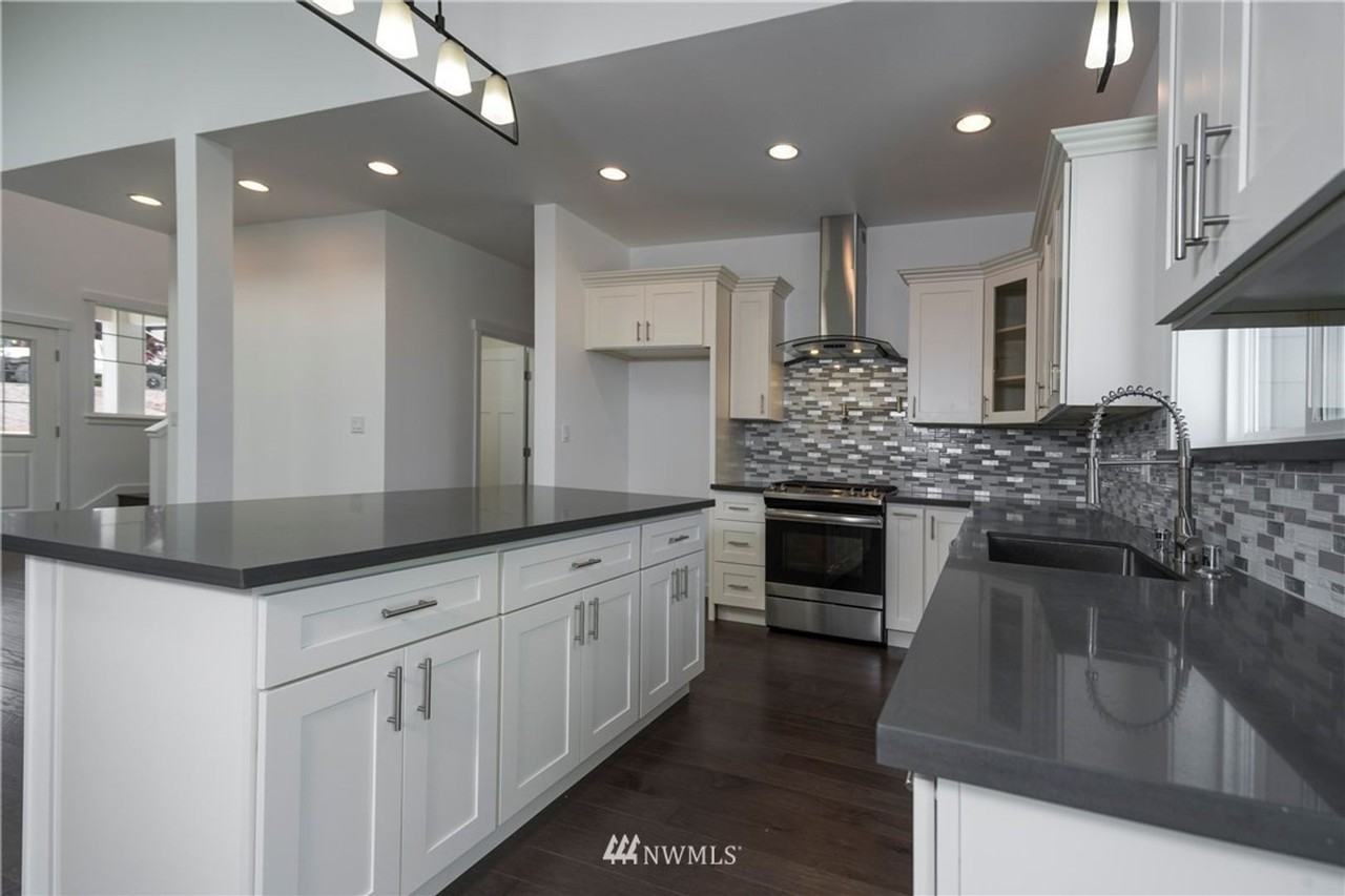 116 42nd St - Photo 5 of 16