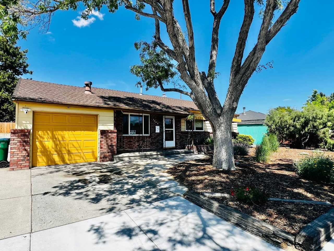 1643 Stewart St - Photo 2 of 21