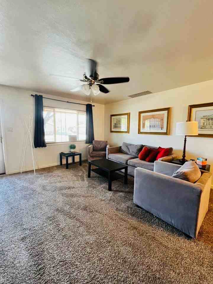 1643 Stewart St - Photo 3 of 21