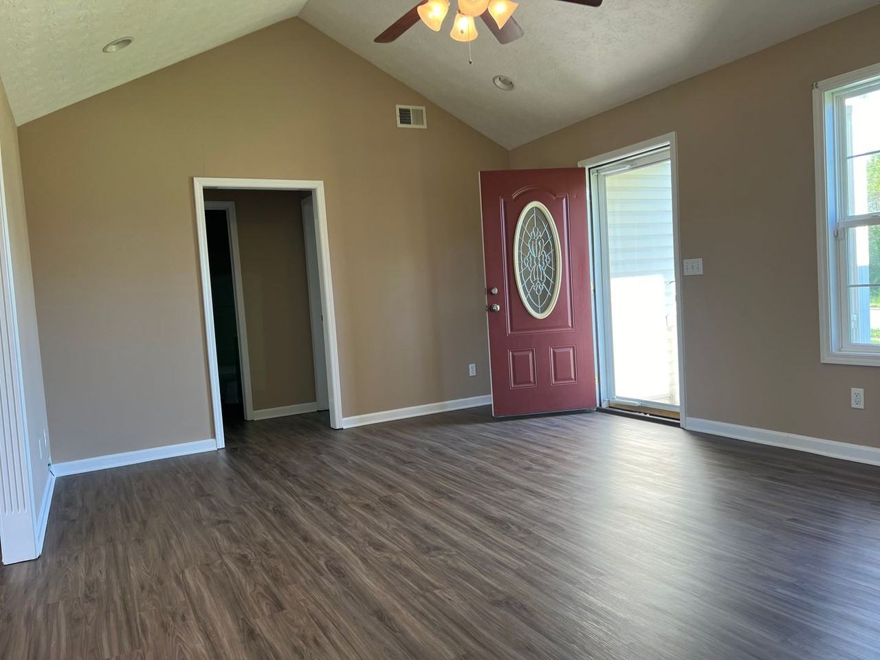 1705 Madison Ct - Photo 4 of 18