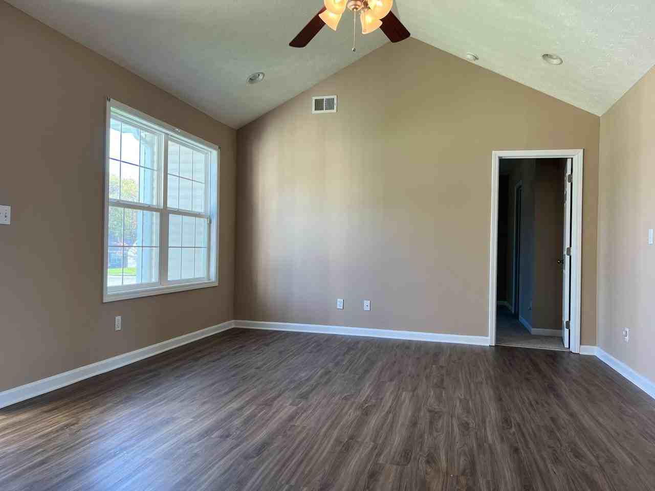 1705 Madison Ct - Photo 5 of 18