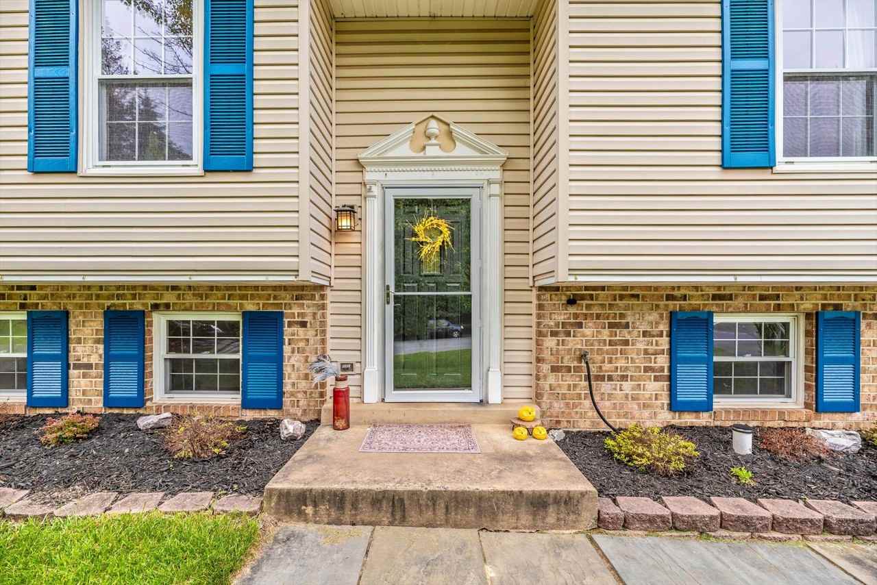 24552 Cutsail Dr - Photo 2 of 50