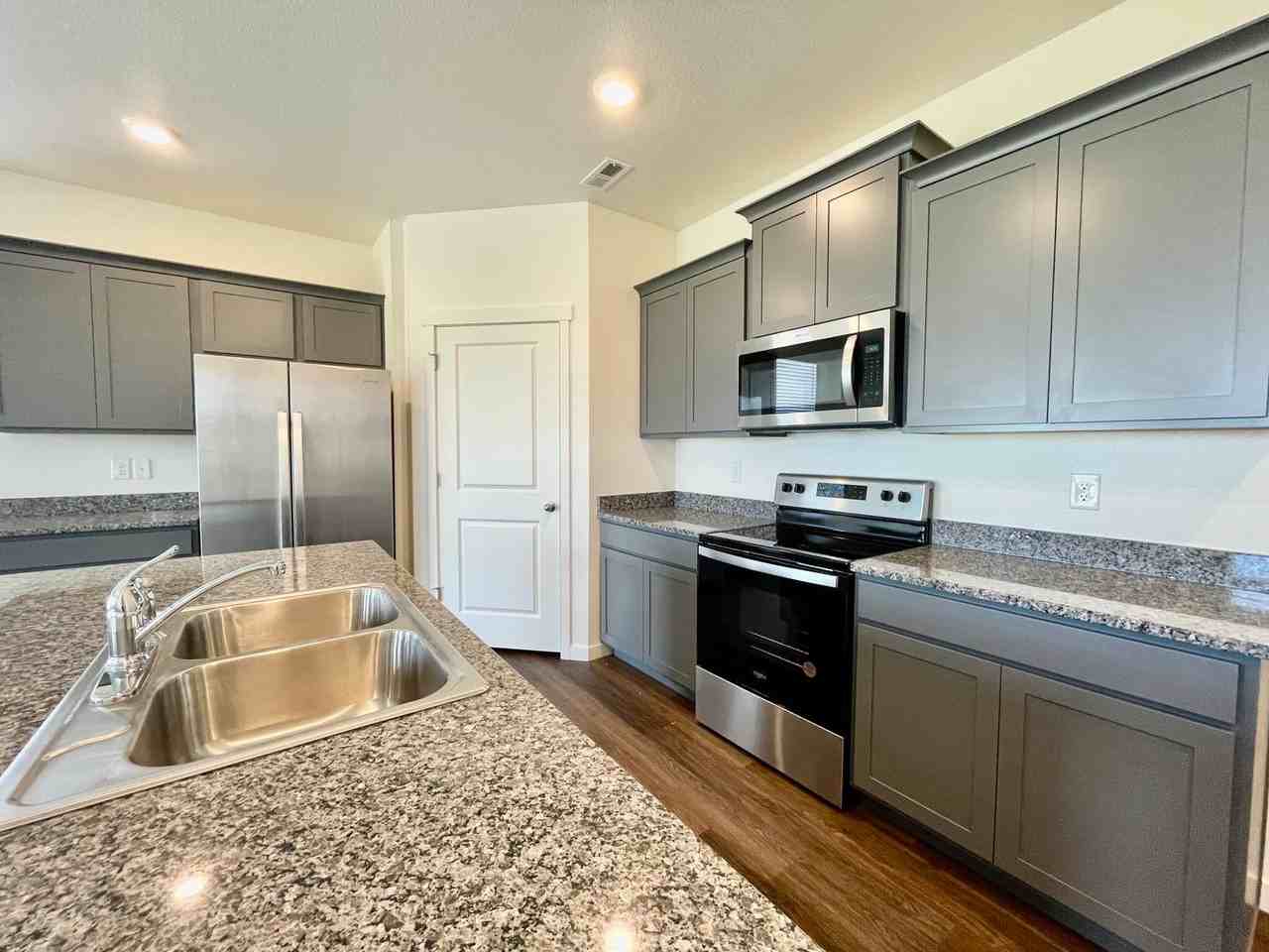 6051 Holstein Dr - Photo 4 of 19