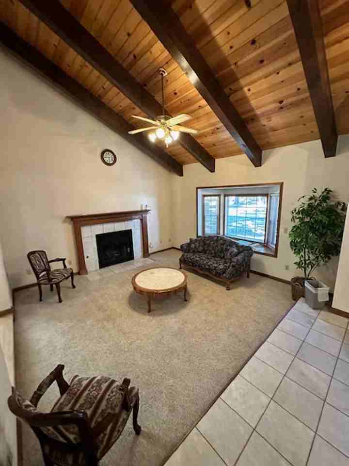 2953 Pinewood Dr - Photo 2 of 12