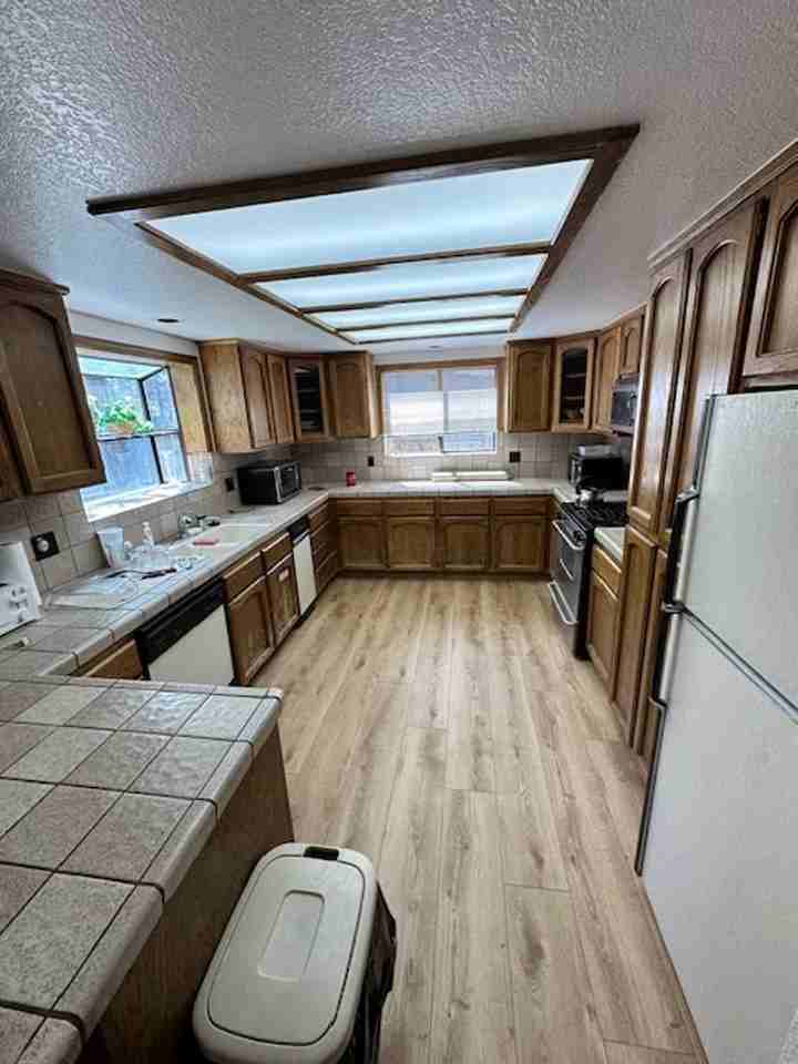 2953 Pinewood Dr - Photo 3 of 12