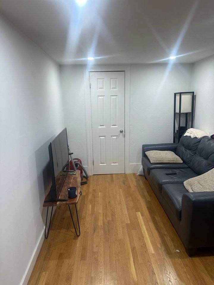 506 E Broadway - Photo 3 of 9