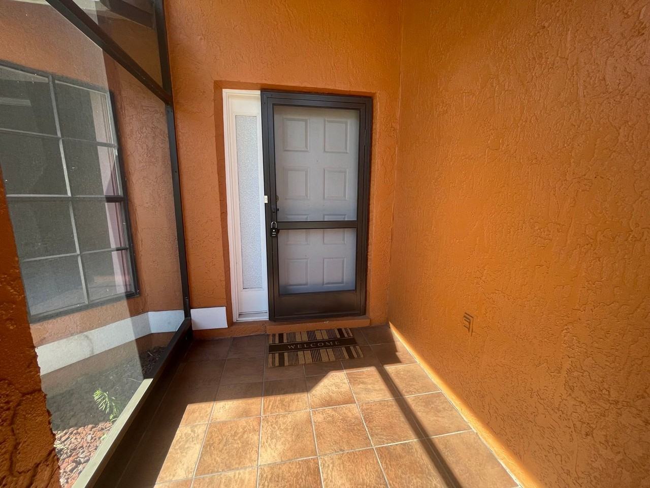 28709 Tanner Dr - Photo 3 of 31