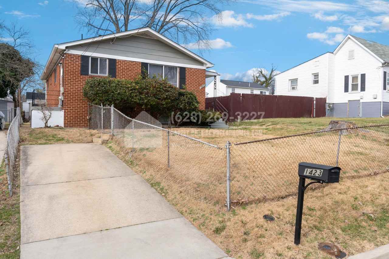 1423 Pacific Ave - Photo 2 of 37