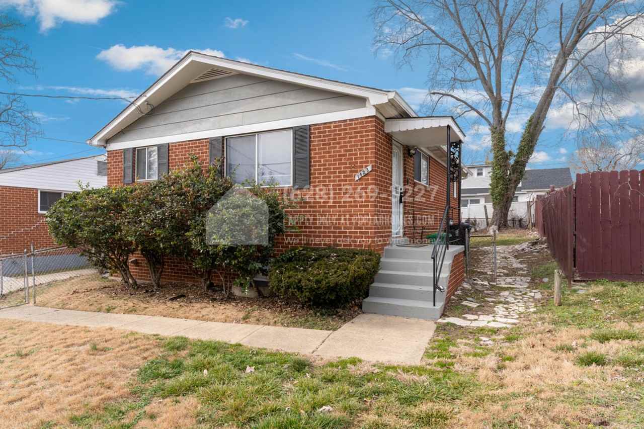 1423 Pacific Ave - Photo 3 of 37