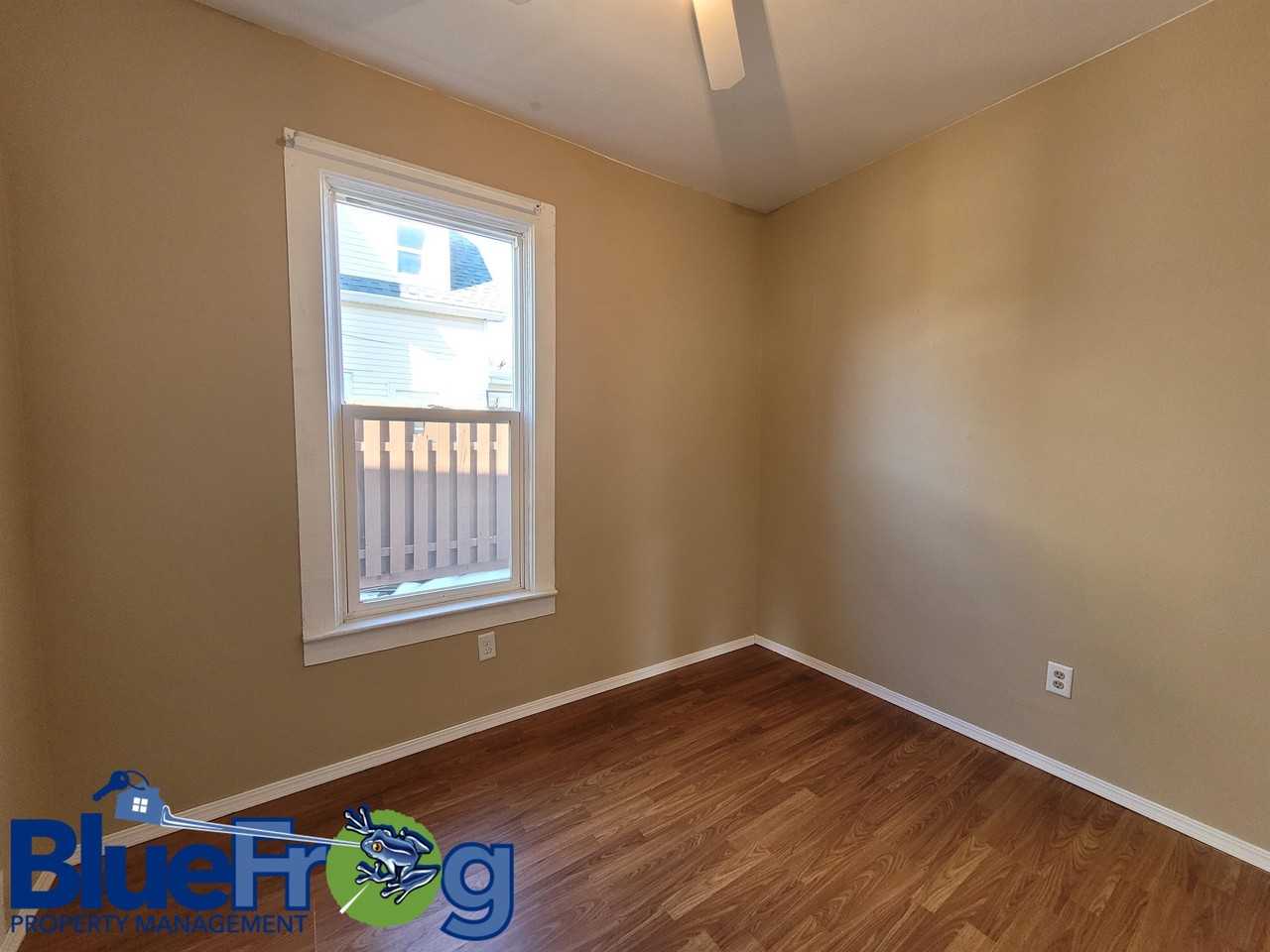 706 Elmore St - Photo 4 of 5