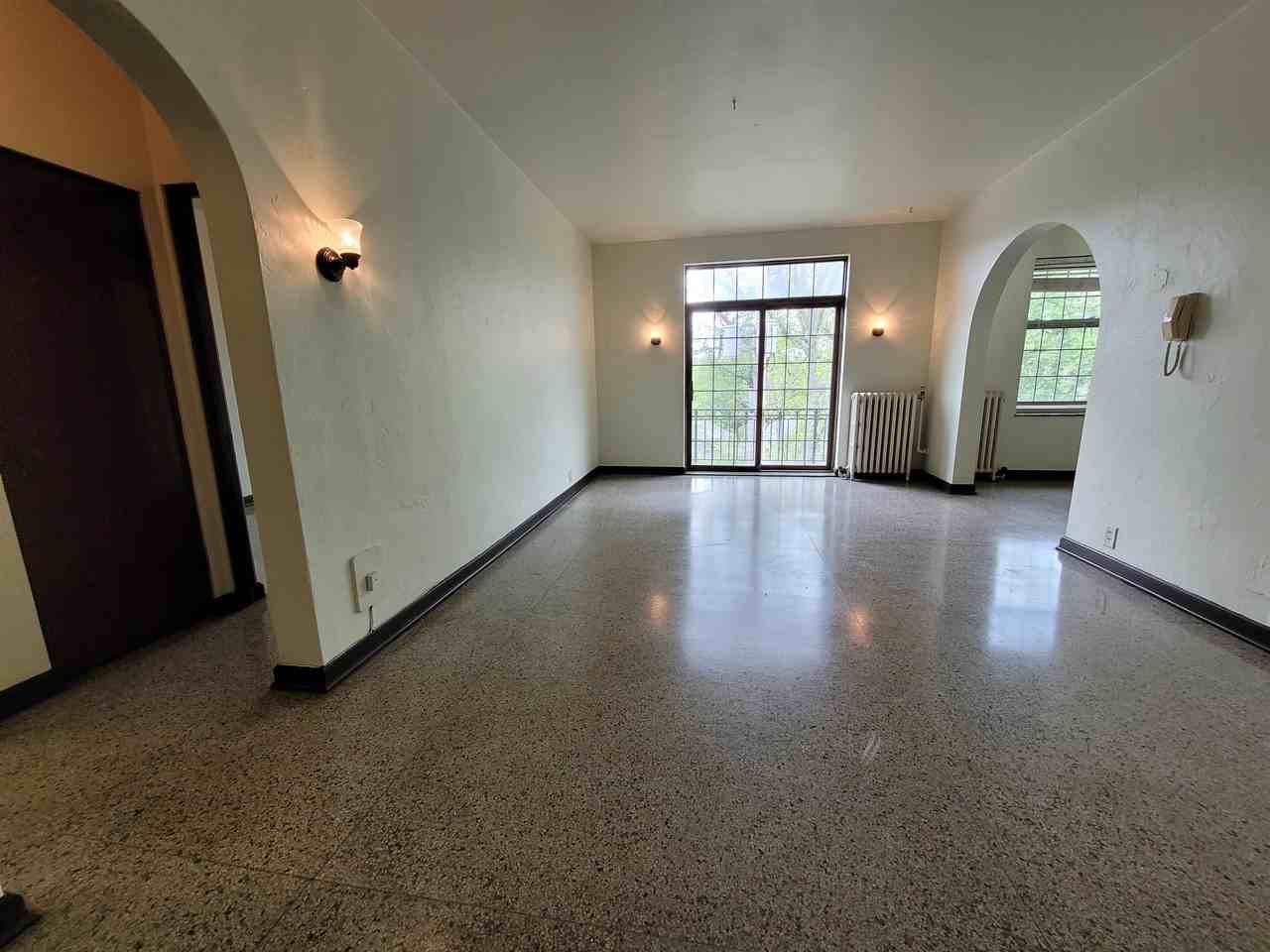 Grace Manor - Photo 5 of 50