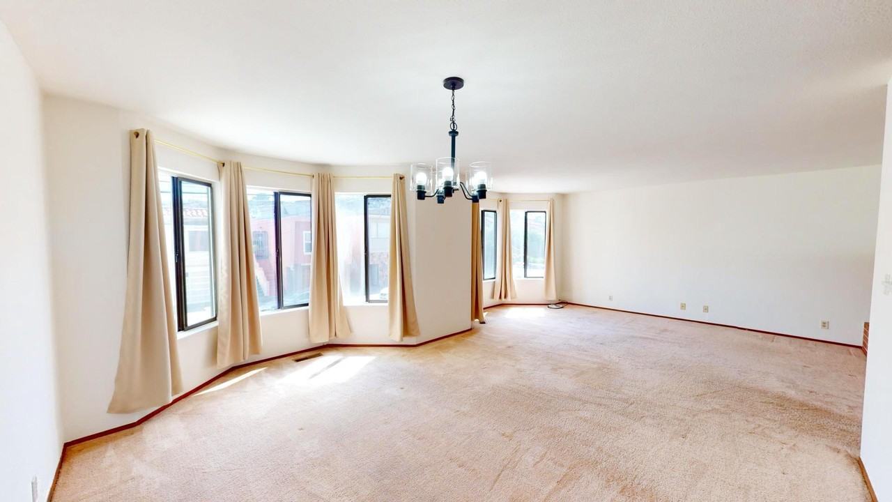 534 Holloway Avenue - Photo 2 of 20