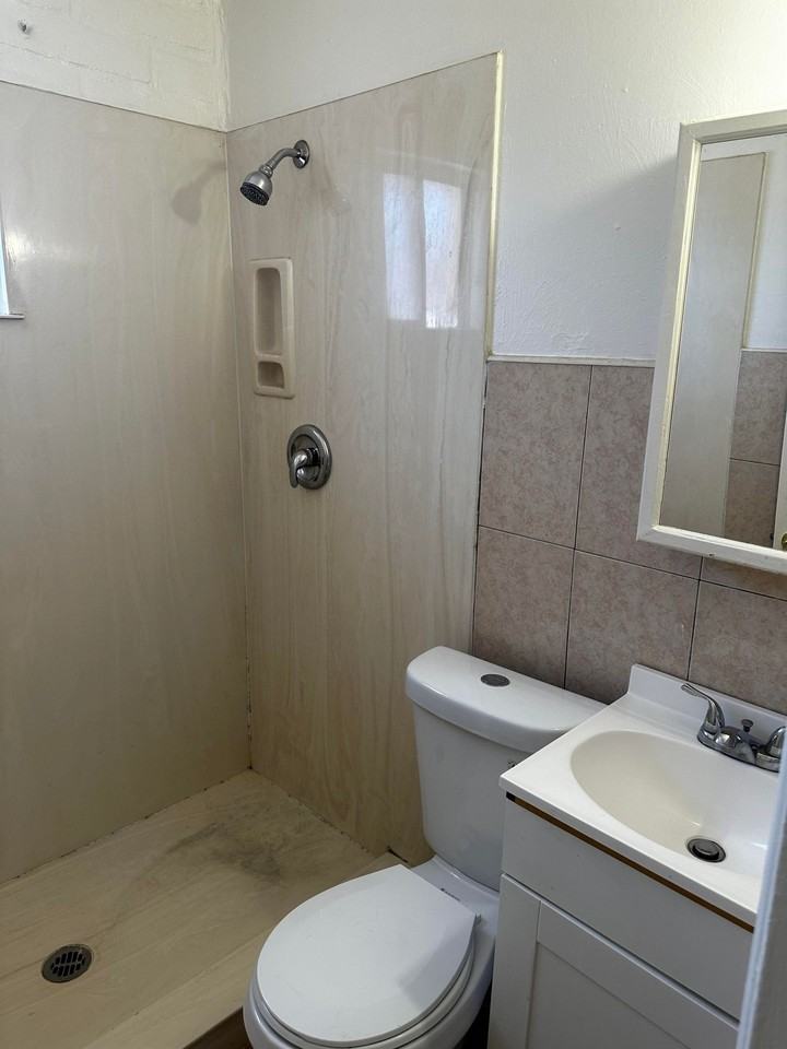 1650 // 4902 South 13th Avenue - Photo 5 of 6