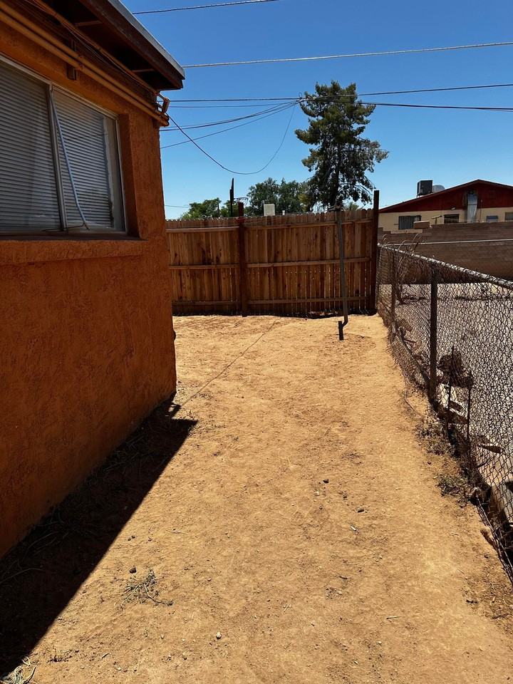 1650 // 4902 South 13th Avenue - Photo 6 of 6