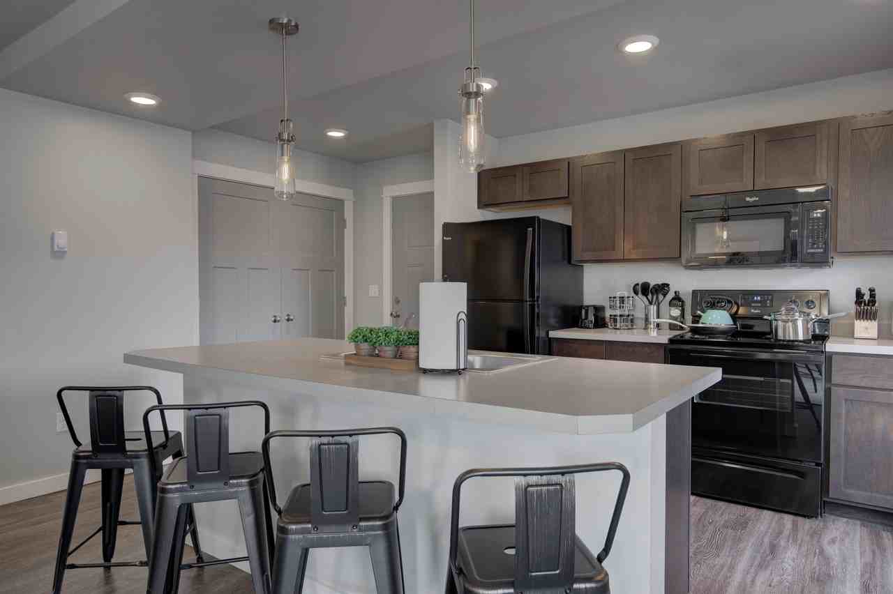 360 Enterprise Blvd - Photo 2 of 50