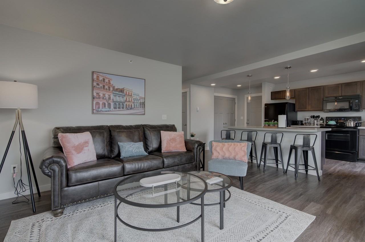 360 Enterprise Blvd - Photo 4 of 50