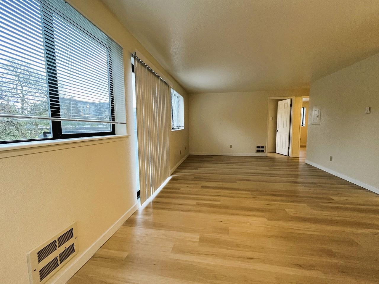 Pei Lee - Photo 2 of 14