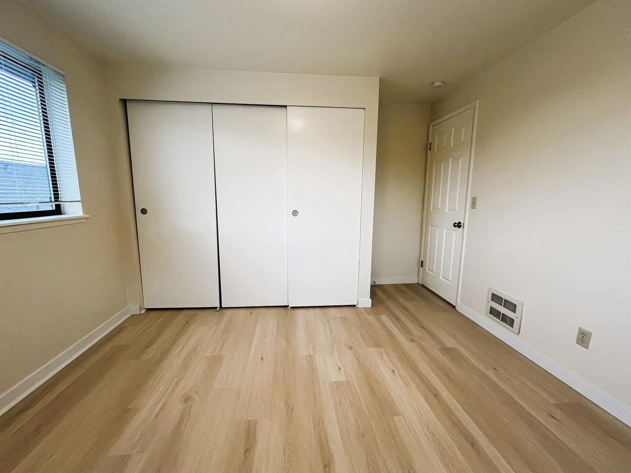 Pei Lee - Photo 4 of 14