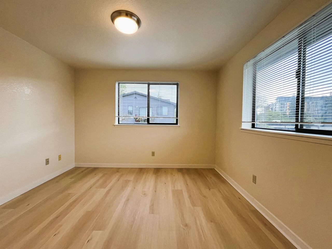 Pei Lee - Photo 5 of 14