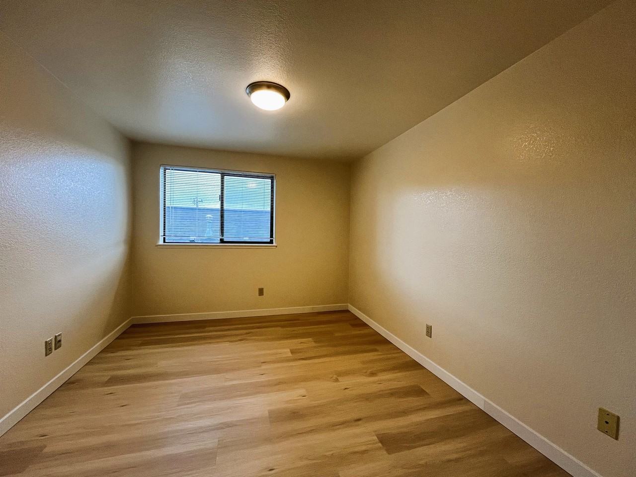 Pei Lee - Photo 7 of 14