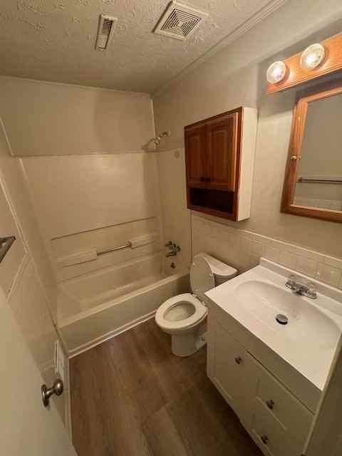 210 Virginia Ave - Photo 2 of 17