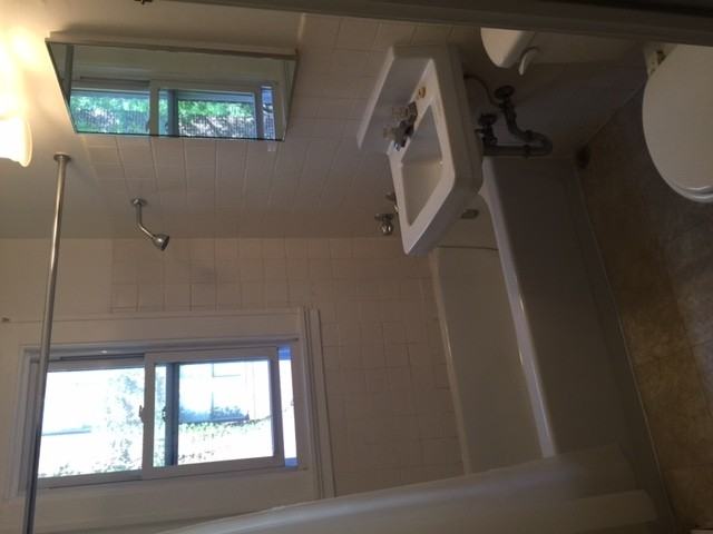 802 East Howard Street - Photo 5 of 16