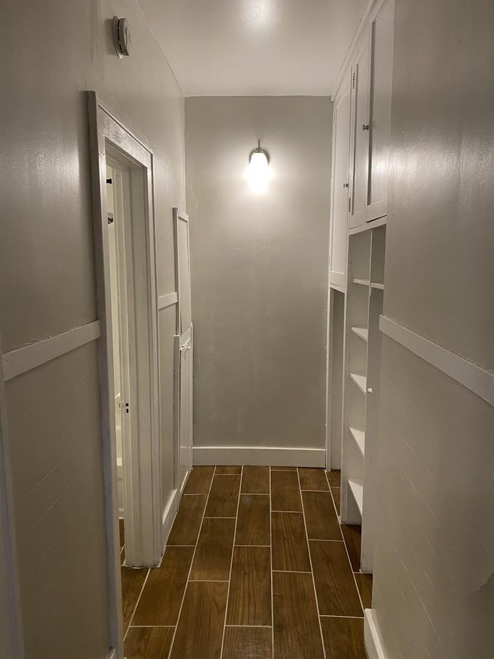 917 E HOWARD ST - Photo 2 of 6