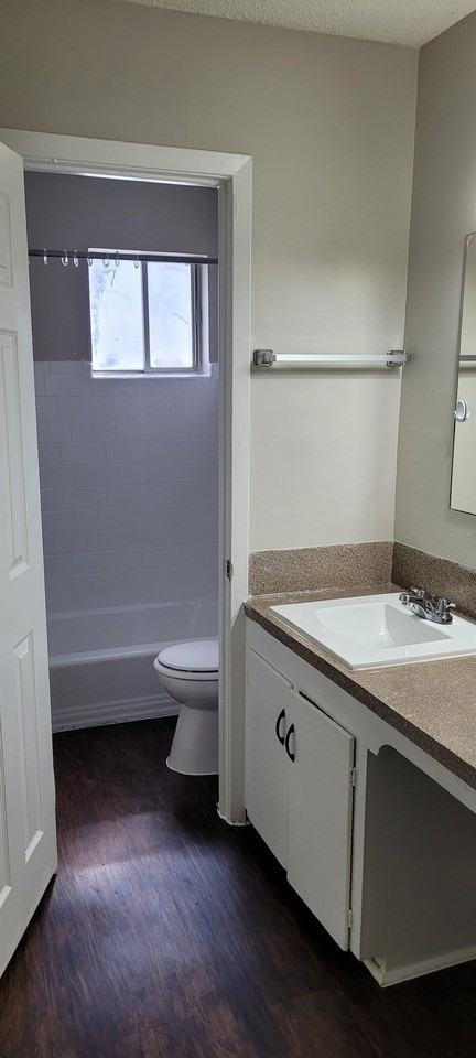 Carolyn Court - Photo 4 of 10