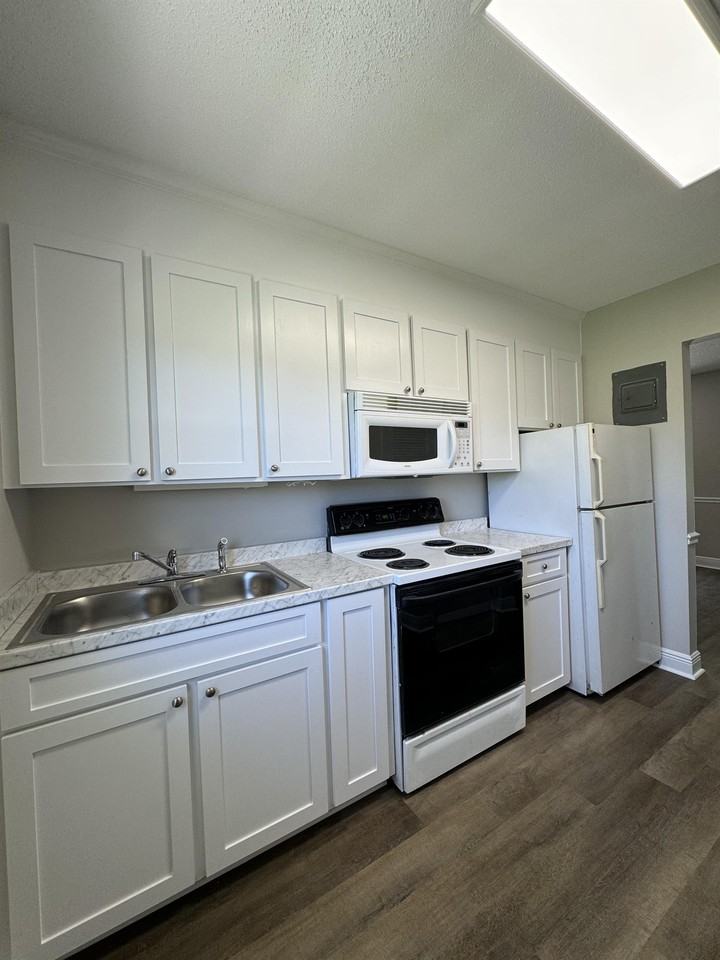 108 Dogwood Lane - Photo 3 of 7