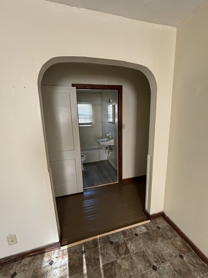 2616 E Logan St - Photo 3 of 16