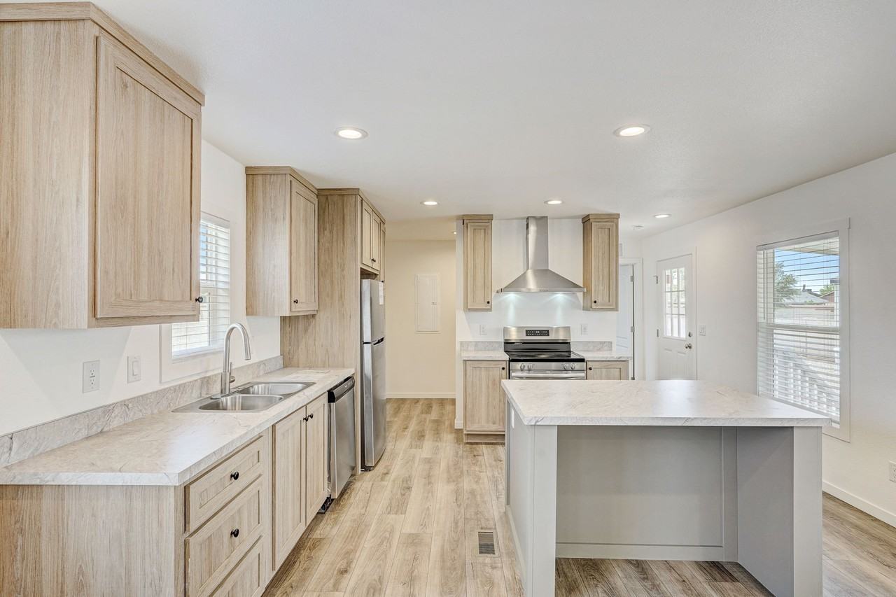 2627 S Lamb Blvd #38 - Photo 6 of 24