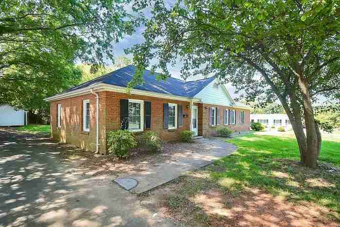 1300 Ashcraft Ln - Photo 2 of 30