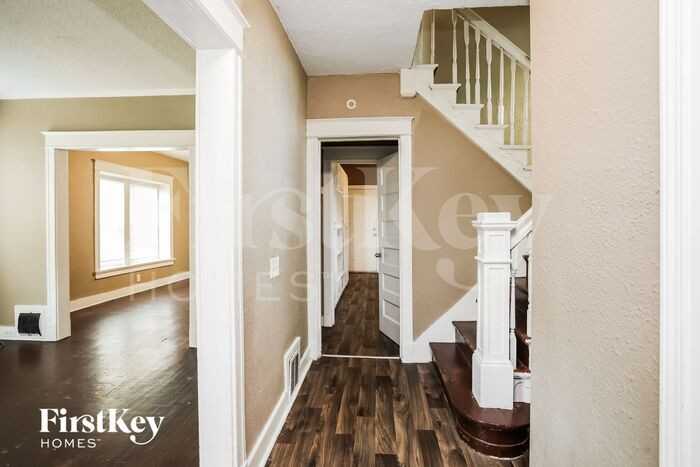 2418 Norton Ave - Photo 2 of 15