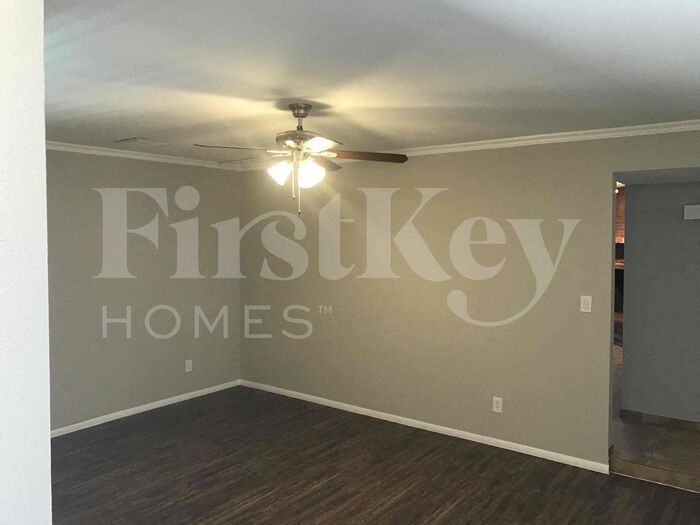 4502 W Sierra St - Photo 2 of 19